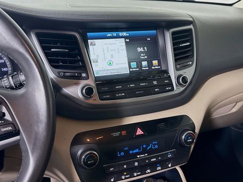 Used 2017 Hyundai Tucson SE Plus image 18