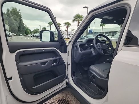 New 2026 Land Rover Defender 110 X-Dynamic SE AWD/4WD image 9