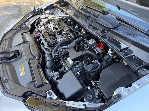 Used 2023 Toyota Prius XLE FWD image 35