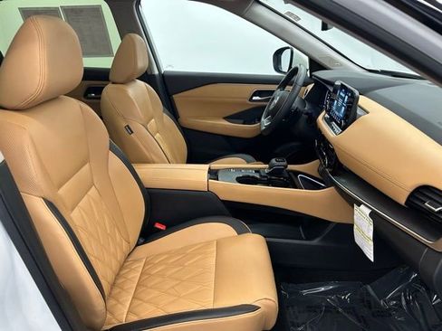 Certified 2023 Nissan Rogue Platinum w/ Platinum Premium Package image 32