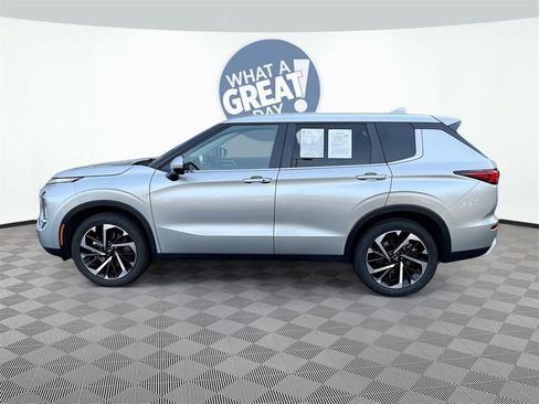 Used 2024 Mitsubishi Outlander AWD image 7