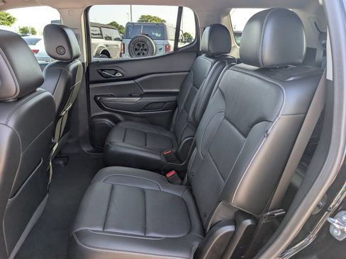 Used 2023 GMC Acadia SLT w/ Technology Package AWD/4WD image 28