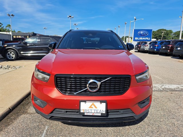 Used 2021 Volvo XC40 T4 R-Design w/ Climate Package FWD image 9