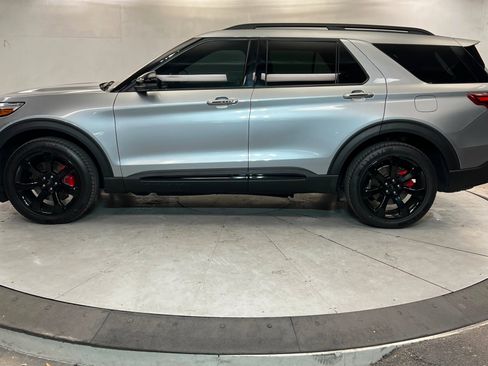 Used 2023 Ford Explorer ST w/ Equipment Group 401A AWD/4WD image 2