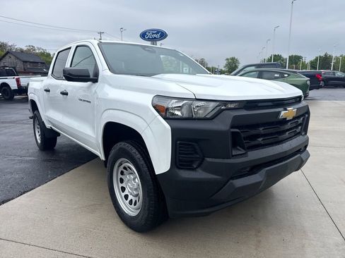 Used 2023 Chevrolet Colorado W/T RWD image 4