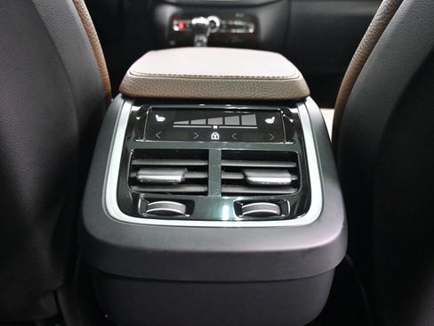 Used 2019 Volvo XC90 T6 Momentum w/ Advanced Package AWD/4WD image 30