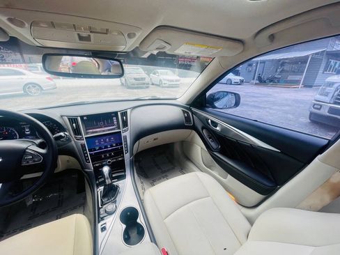 Used 2017 INFINITI Q50 Signature Edition w/ All Weather Package (L93) RWD image 19