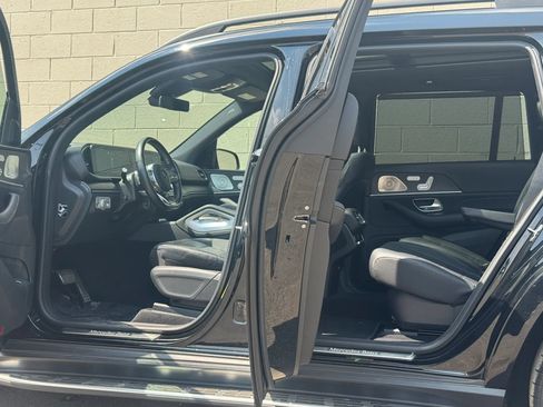 Used 2023 Mercedes-Benz GLS 580 4MATIC image 17