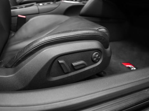 Used 2011 Audi R8 V10 image 20