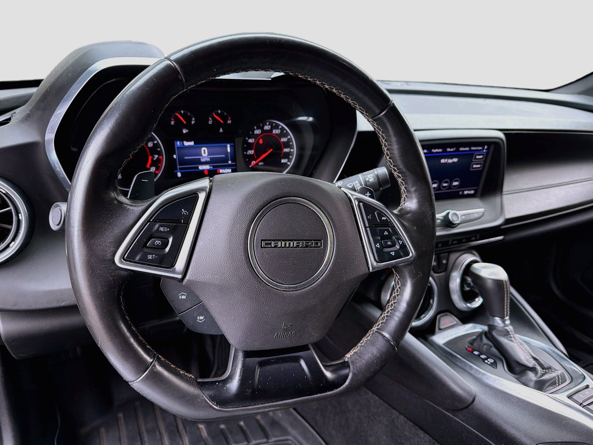 Used 2020 Chevrolet Camaro LT RWD image 9