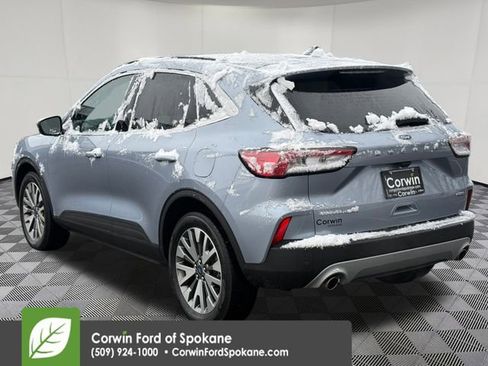 Used 2022 Ford Escape Titanium image 16