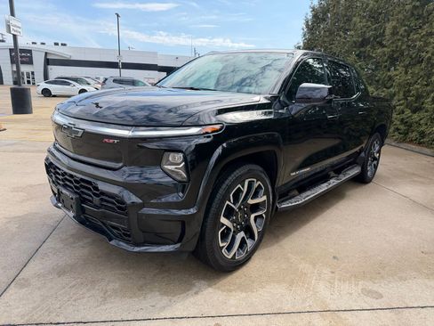 Used 2024 Chevrolet Silverado EV RST image 7