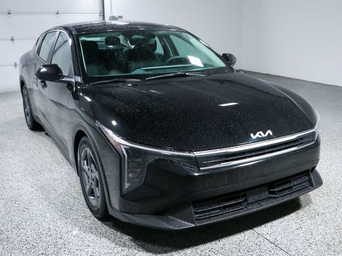 Used 2025 Kia K4 FWD image 5