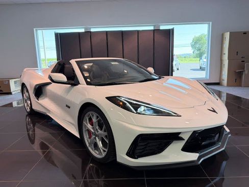 Used 2023 Chevrolet Corvette Stingray Premium Conv w/ Z51 Performance Package RWD image 14