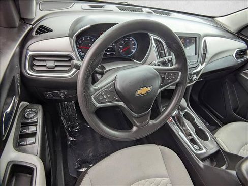 Used 2021 Chevrolet Equinox LS FWD image 10