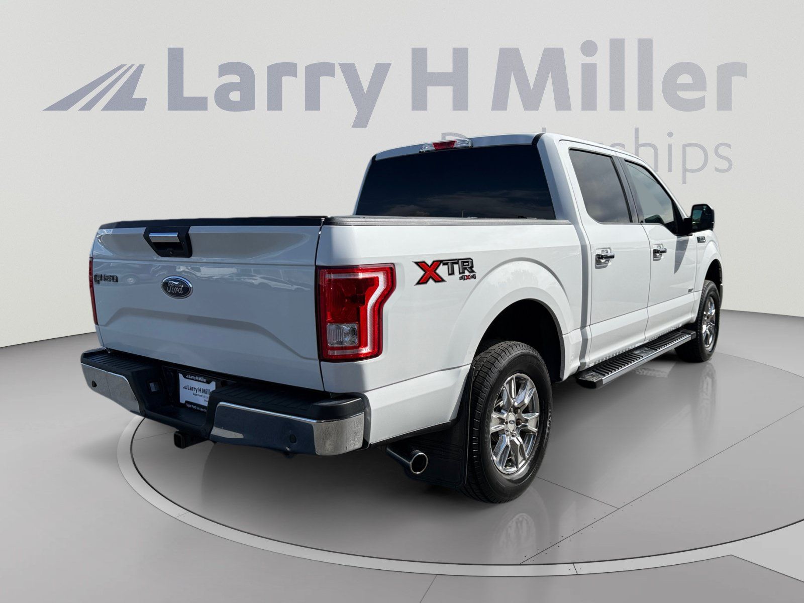 Used 2017 Ford F150 XLT w/ Equipment Group 301A Mid AWD/4WD image 5