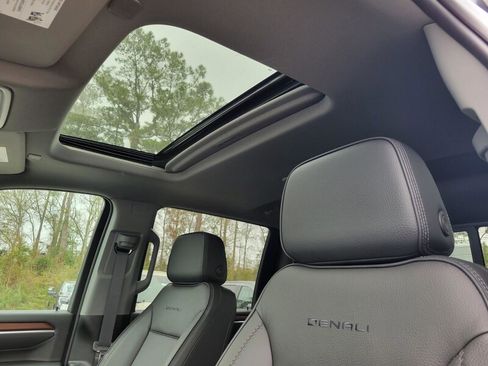 New 2026 GMC Sierra 3500 Denali w/ Denali Reserve Package image 28