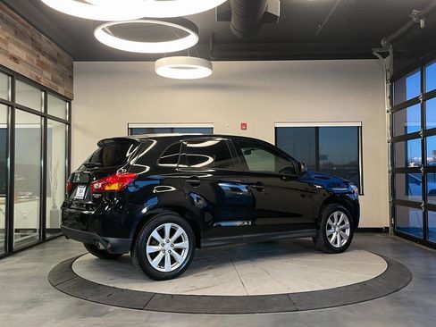 Used 2015 Mitsubishi Outlander Sport ES image 3