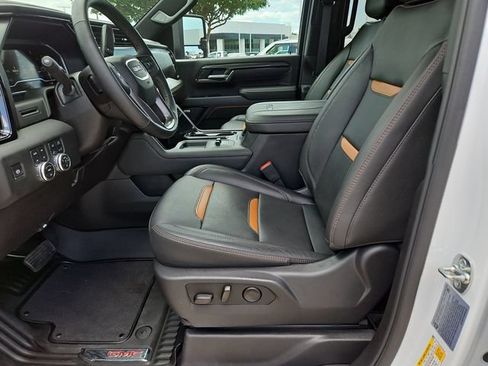 Used 2025 GMC Sierra 2500 AT4 AWD/4WD image 18