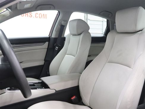 Used 2018 Honda Accord LX image 11