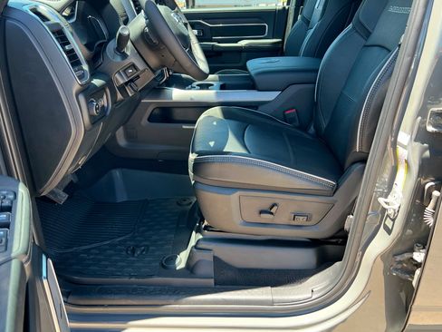 New 2026 RAM 2500 Laramie AWD/4WD image 17