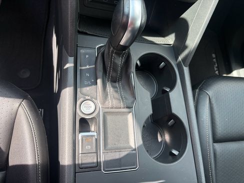 Used 2022 Volkswagen Atlas SE image 19