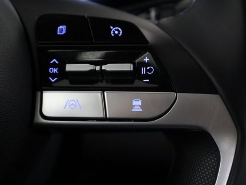 Used 2023 Hyundai Elantra SEL w/ Convenience Package image 37