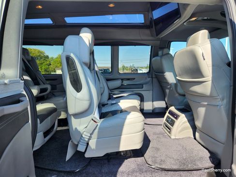 Used 2023 Chevrolet Express 2500 Extended image 46