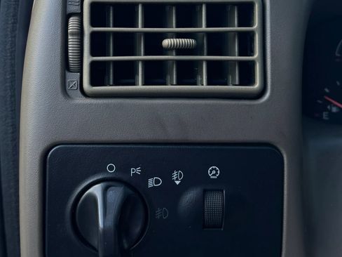 Used 2002 Ford F350 XLT image 16