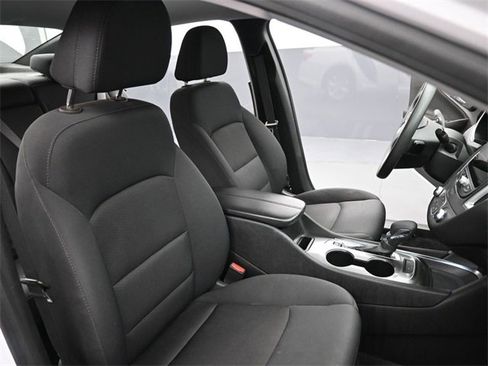 Used 2024 Chevrolet Malibu LT image 25