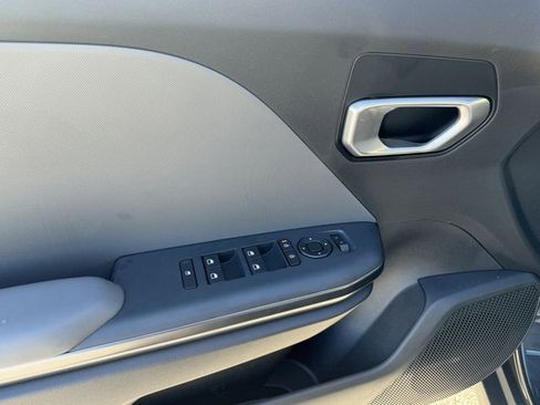 Used 2025 Kia K4 LX image 14