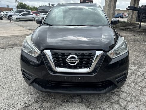 Used 2018 Nissan Kicks SV FWD image 8