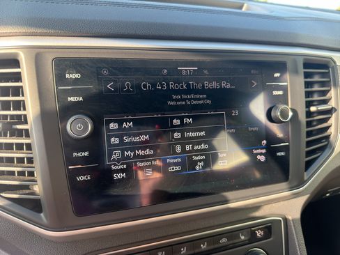 Used 2021 Volkswagen Atlas Cross Sport SE FWD image 26