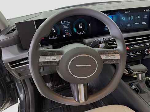 Used 2025 Hyundai Sonata SE image 14