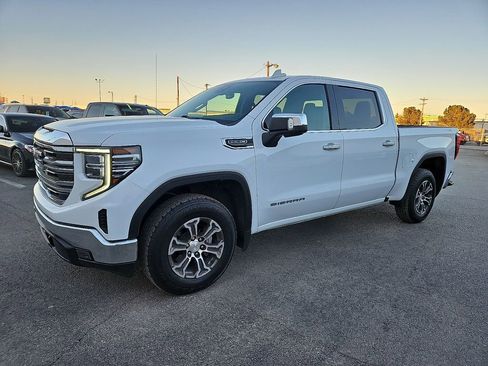 Used 2024 GMC Sierra 1500 SLT image 2