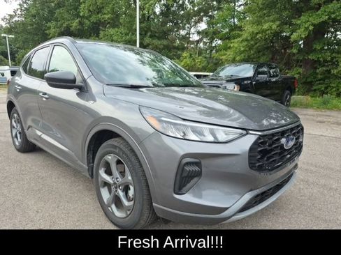Used 2024 Ford Escape ST-Line w/ Tech Pack #1 AWD/4WD image 13