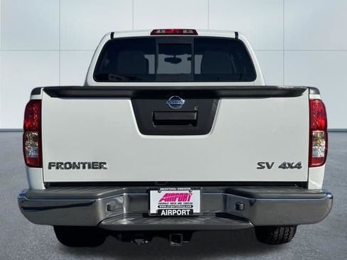 Used 2017 Nissan Frontier SV image 4