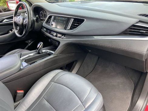 Used 2019 Buick Enclave Essence FWD image 25