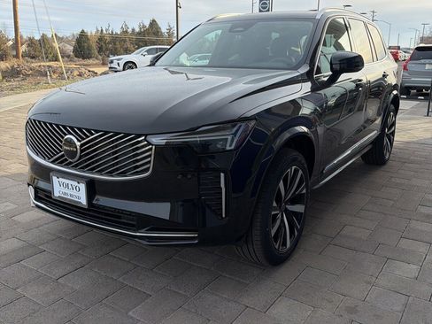 New 2026 Volvo XC90 B5 Core w/ Protection Package Premier image 6