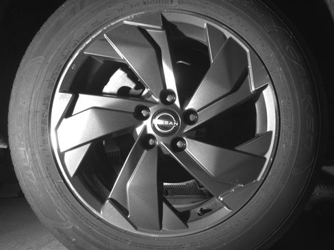 Used 2025 Nissan Rogue SV image 15