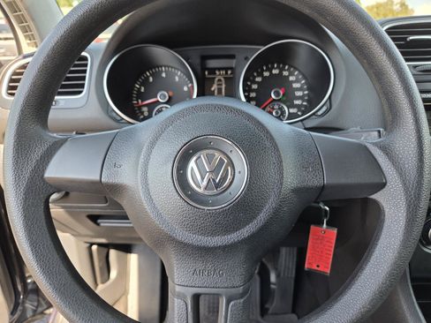 Used 2013 Volkswagen Golf 2-Door FWD image 24