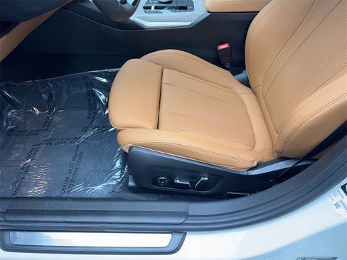 Used 2025 BMW 330i xDrive Sedan w/ Premium Package image 26