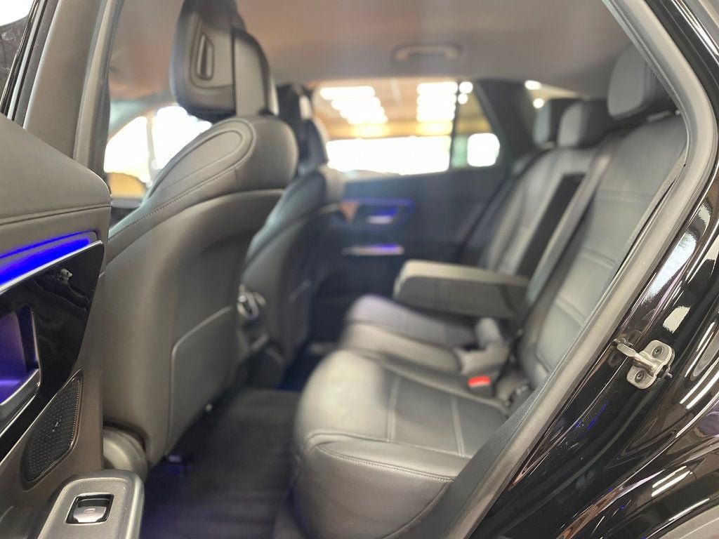 Used 2025 Mercedes-Benz GLC 350e 4MATIC image 17