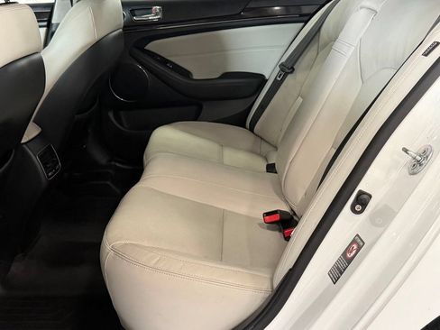 Used 2016 Kia Cadenza Limited FWD image 20