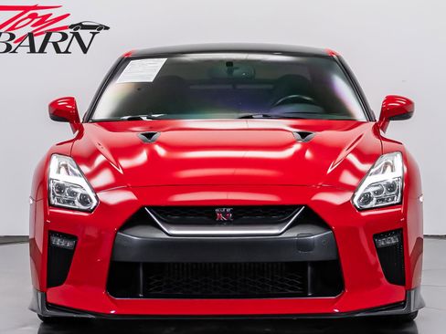 Used 2018 Nissan GT-R Premium image 8