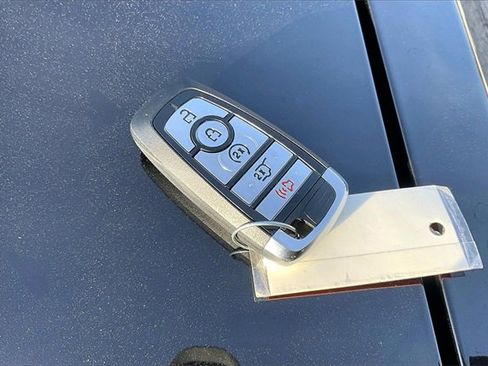 Used 2025 Ford Explorer ST-Line w/ ST-Line Street Pack image 10