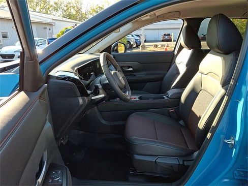 New 2026 Nissan Kicks SR w/ Cold Weather Package image 5