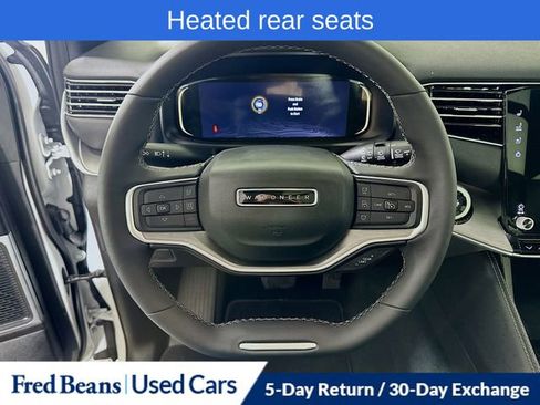 Used 2025 Jeep Wagoneer Series II w/ Premium Group I image 13