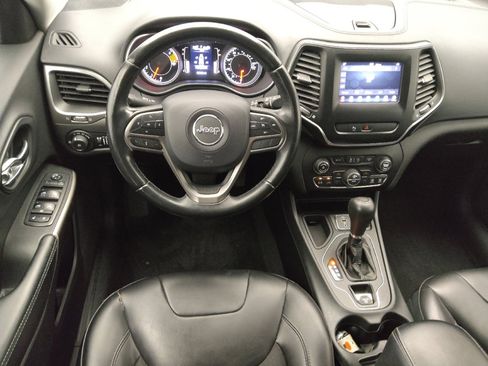 Used 2019 Jeep Cherokee Latitude Plus w/ Comfort/Convenience Group FWD image 22