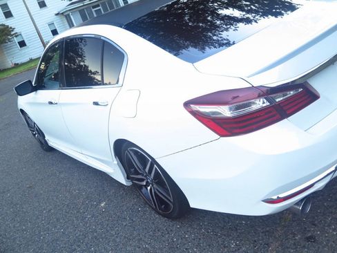 Used 2017 Honda Accord Sport image 36